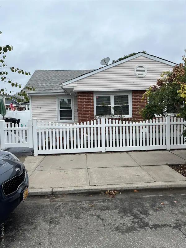 615 W Walnut Street, Long Beach, NY 11561