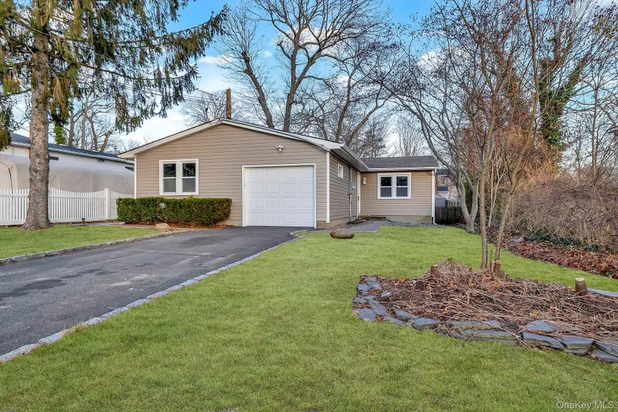 21 John Drive, Farmingville, NY 11738 - Image #2