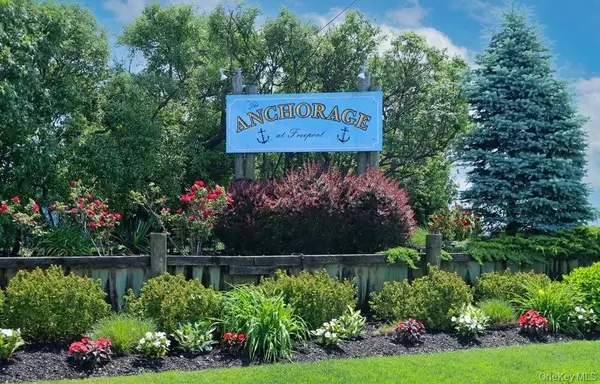 1 Anchorage Way #1401, Freeport, NY 11520