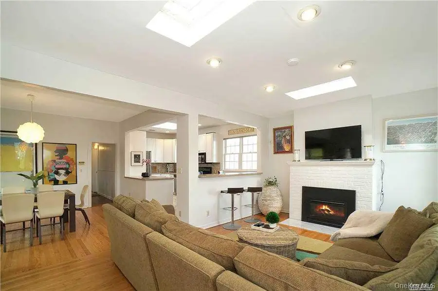 215 Roosevelt Boulevard, Long Beach, NY 11561 - Image #3