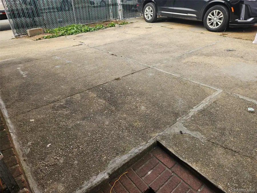 699 Conduit Boulevard N, Brooklyn, NY 11208 - Image #2