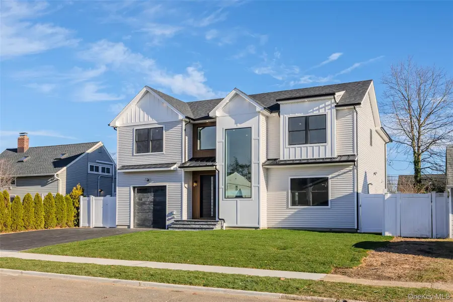 12 Friends Lane, Westbury, NY 11590 - Image #2