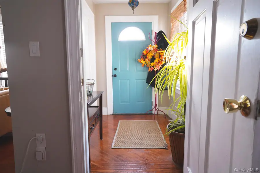 22 Everett Street, Lynbrook, NY 11563 - #3