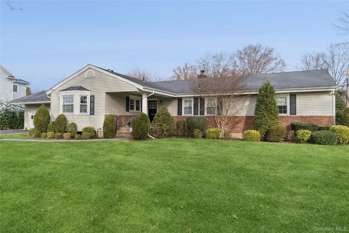 23 Saint Pauls Place, Garden City, NY 11530 - Image #1