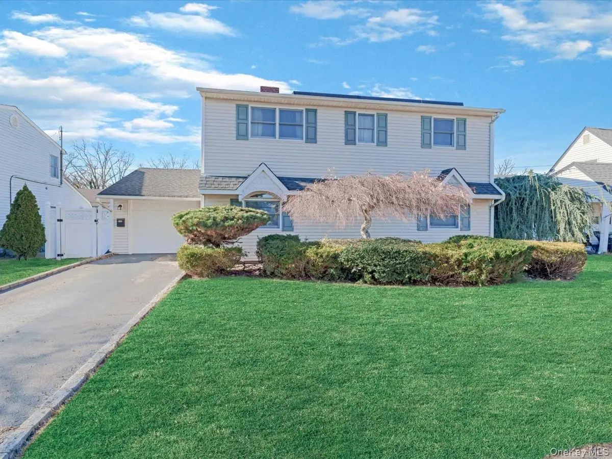 12 Cable Lane, Hicksville, NY 11801 - Image #1