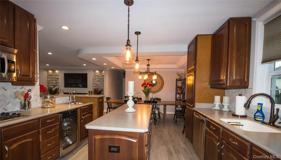 1661 # 519 Old Country Rd #519, Riverhead, NY 11901 - Image #2