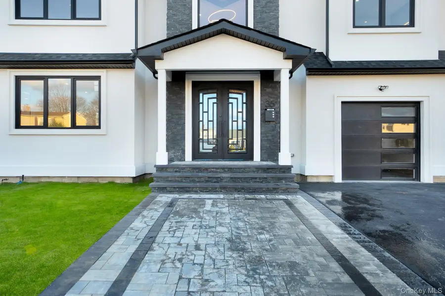 35 Castle Lane, Levittown, NY 11756 - Image #3