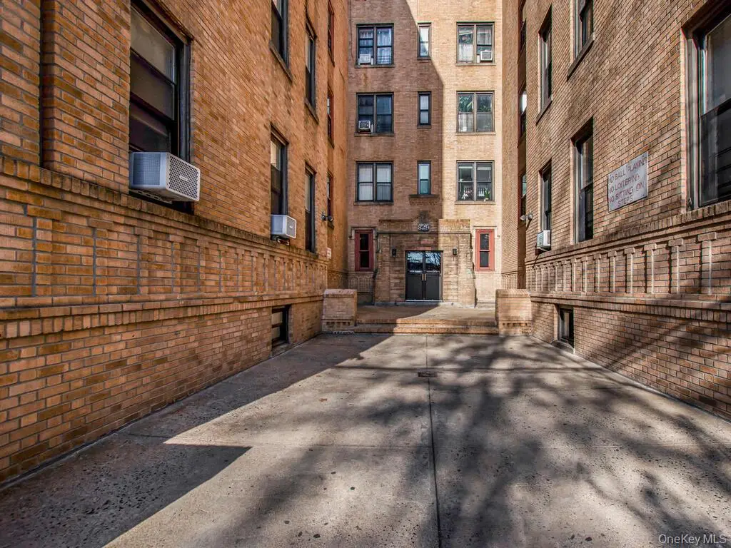 829 Adee Avenue #2L, Bronx, NY 10467 - Image #1