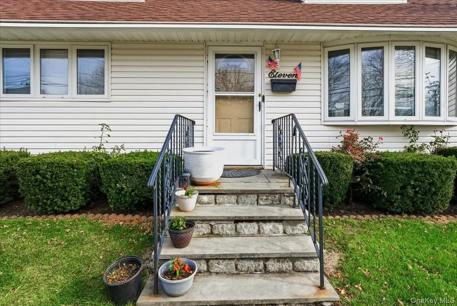 11 Crescent Street, Hicksville, NY 11801 - Image #3