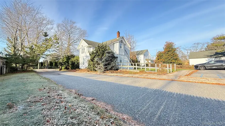 982 Roanoke Avenue, Riverhead, NY 11901 - Image #2