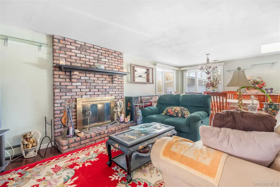 378 Mac Arthur Boulevard, Hauppauge, NY 11788 - Image #2