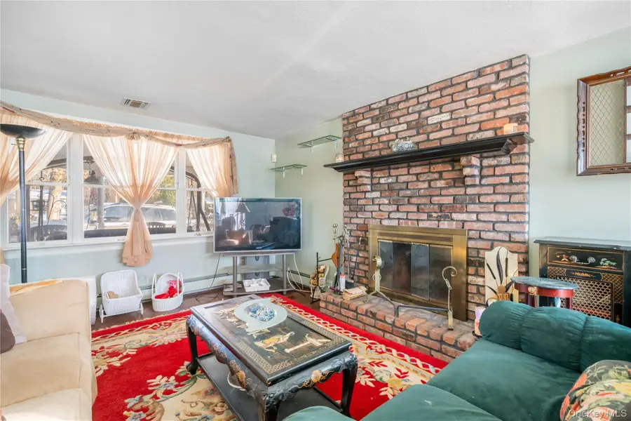 378 Mac Arthur Boulevard, Hauppauge, NY 11788 - Image #3