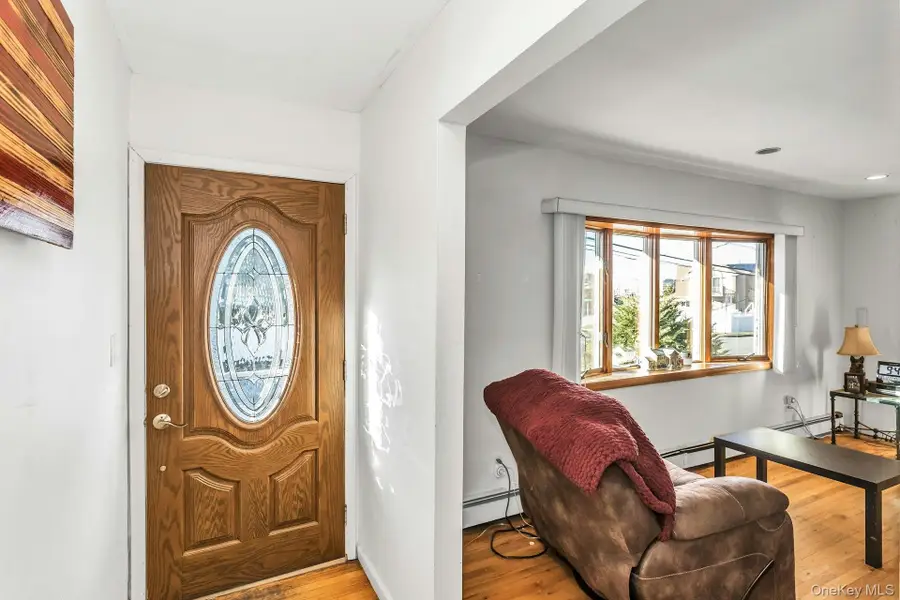 133 Baker Court, Island Park, NY 11558 - Image #3