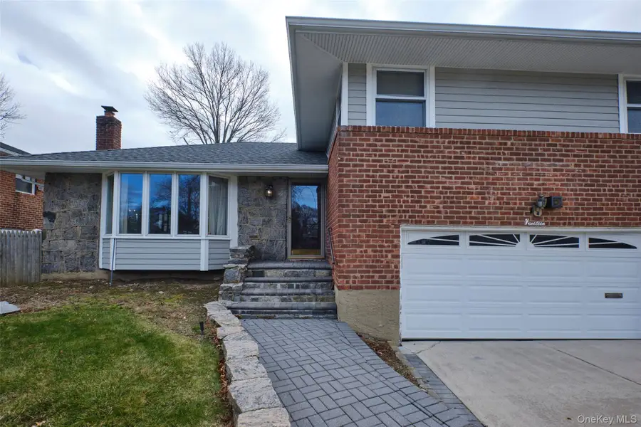 19 Birchwood Park Drive, Syosset, NY 11791 - Image #3