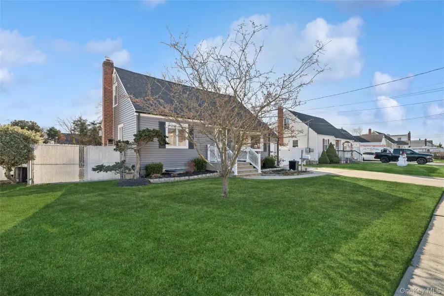 484 18th Street, West Babylon, NY 11704 - Image #2