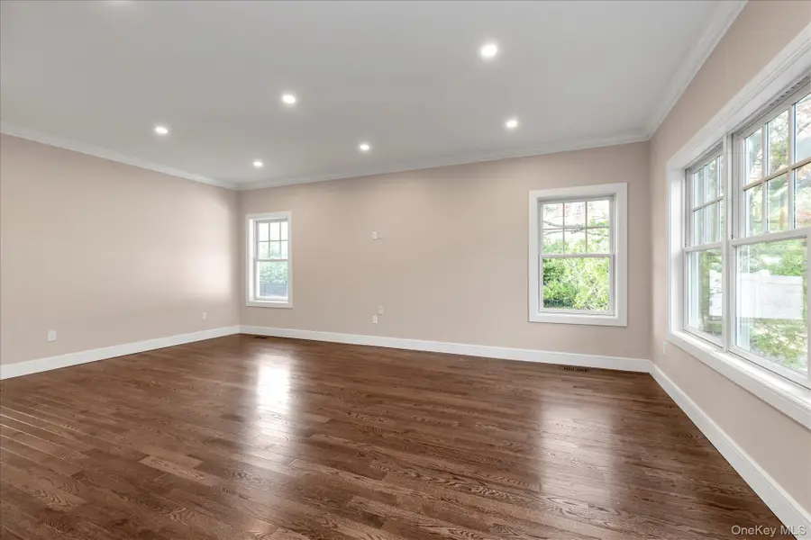 34 Calumet Drive, Dix Hills, NY 11746 - Image #3