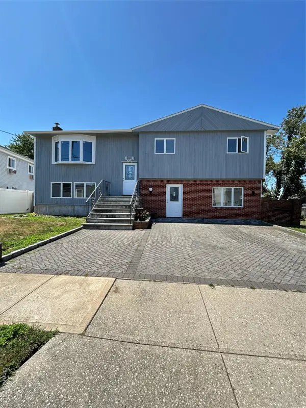 300 Branch Avenue, Freeport, NY 11520