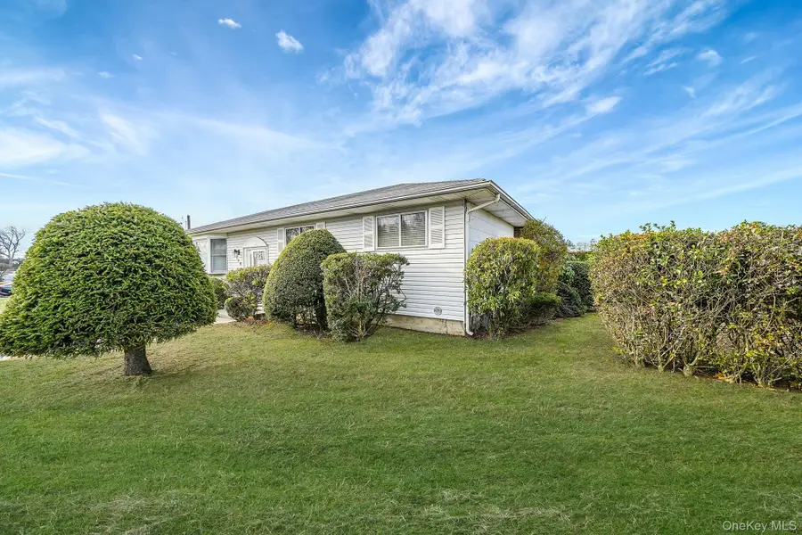 126 W 3rd Street, Deer Park, NY 11729 - Image #2