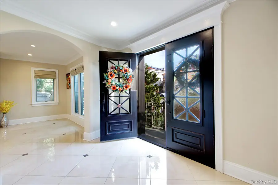 54-16 252nd Street, Little Neck, NY 11362 - Image #2