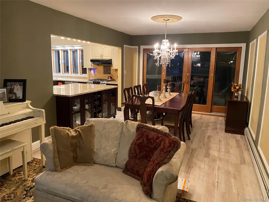 17 Sterling Drive, Lake Grove, NY 11755 - Image #3