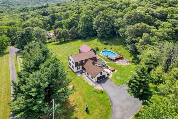 4 Debbie Court, Chester, NY 10918