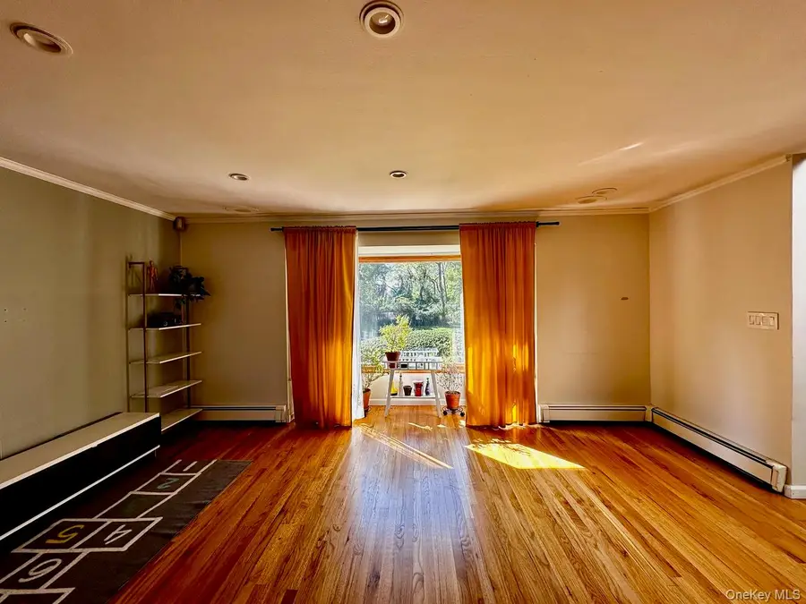 26 Canterbury Road, Woodbury, NY 11797 - Image #3