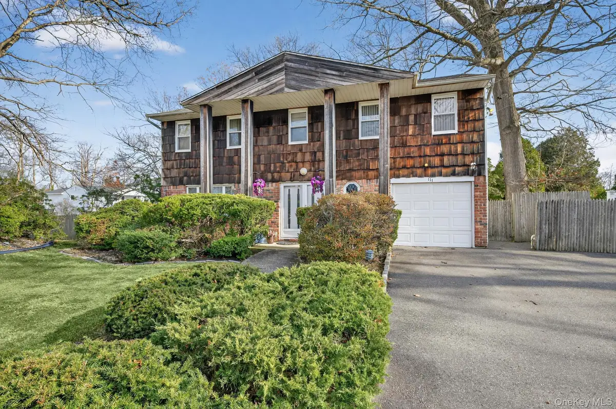 111 Shinbone Lane, Commack, NY 11725 - Image #1