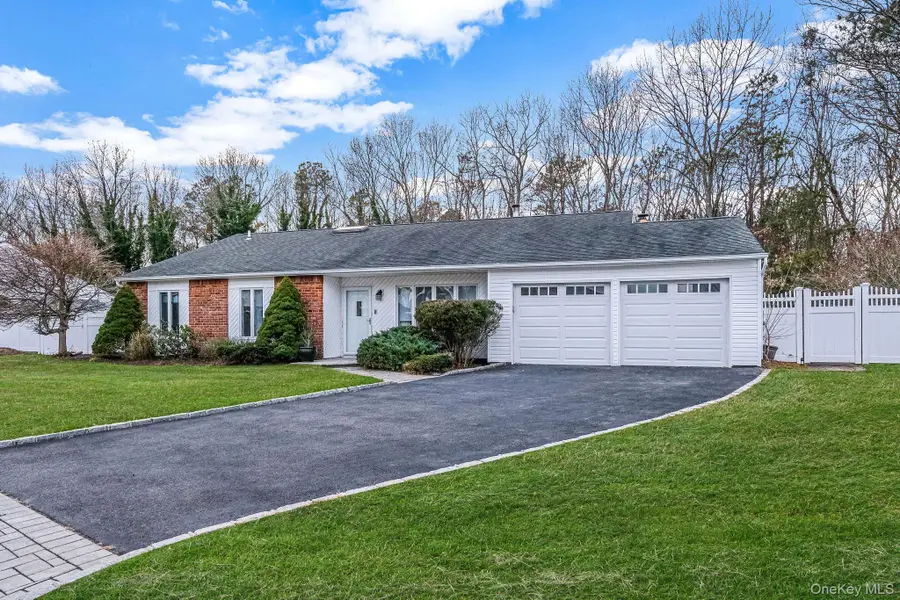 32 San Rafael Avenue, Holbrook, NY 11741 - Image #3