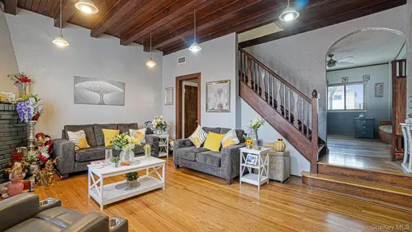 2521 Yates Avenue, Bronx, NY 10469