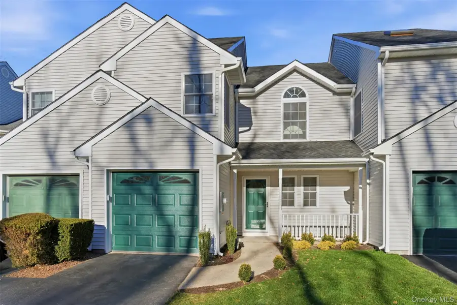 11 Plantation Drive, Hauppauge, NY 11788 - Image #2