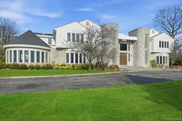 1 Private Lane, Old Brookville, NY 11545