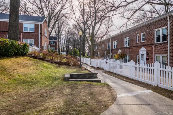 100 Hilltop Acres #100, Yonkers, NY 10704