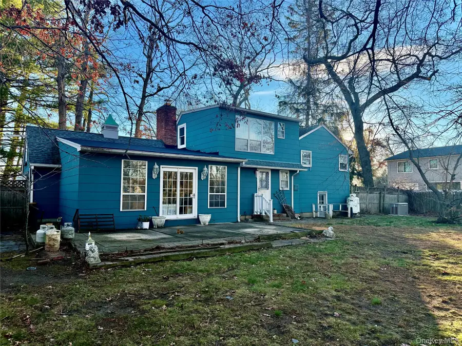 2 Kirkup Street, Bay Shore, NY 11706 - Image #3