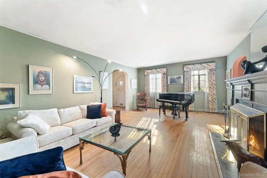 10 Shawnee Avenue, Yonkers, NY 10710 - Image #3