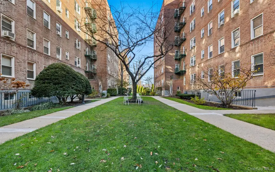 32 Cathedral Avenue #6c, Hempstead, NY 11550 - Image #3