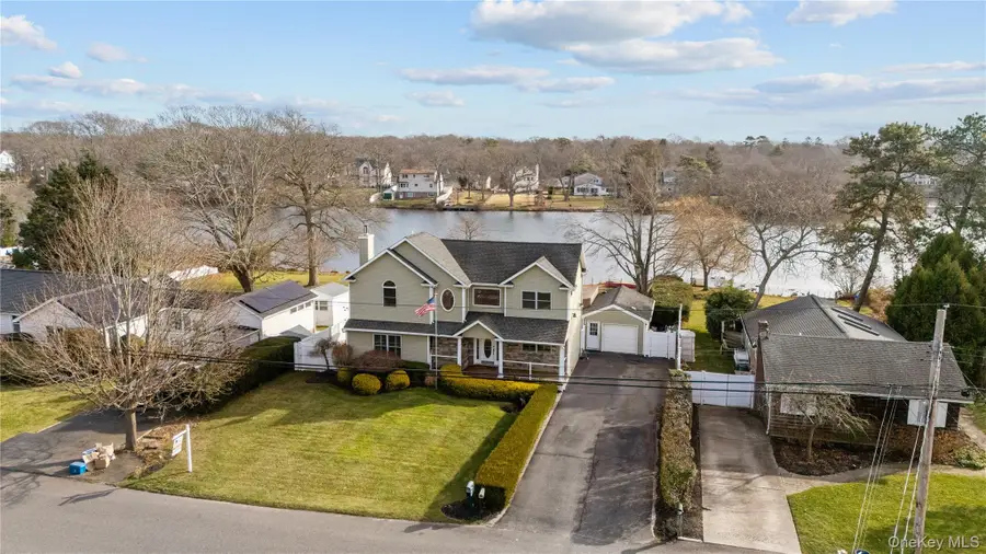 85 S Dunton Avenue, East Patchogue, NY 11772 - Image #3