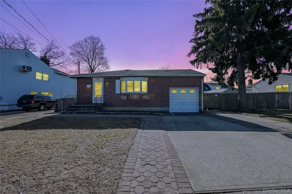 94 Conklin Street, Farmingdale, NY 11735