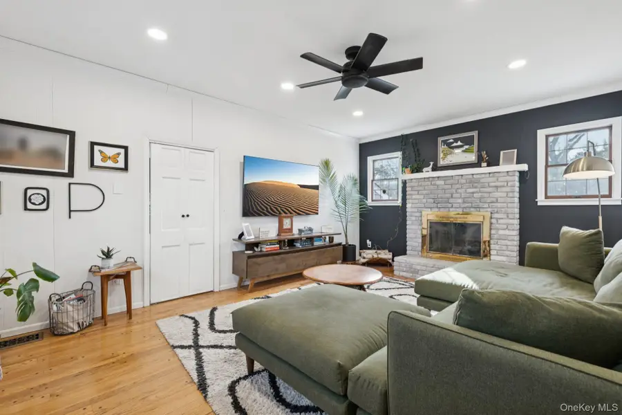 12 Gail Court, Kings Park, NY 11754 - Image #3