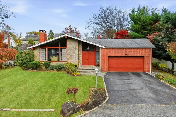 11 Washington Place, Port Washington, NY 11050