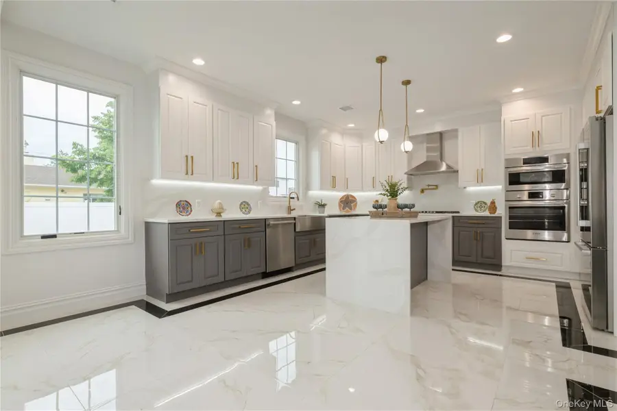 17 East Avenue, Hicksville, NY 11801 - Image #3