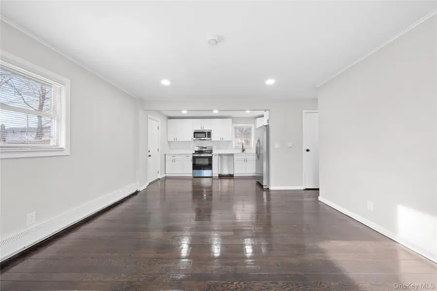 193 N Arizona Road, West Babylon, NY 11704 - Image #3