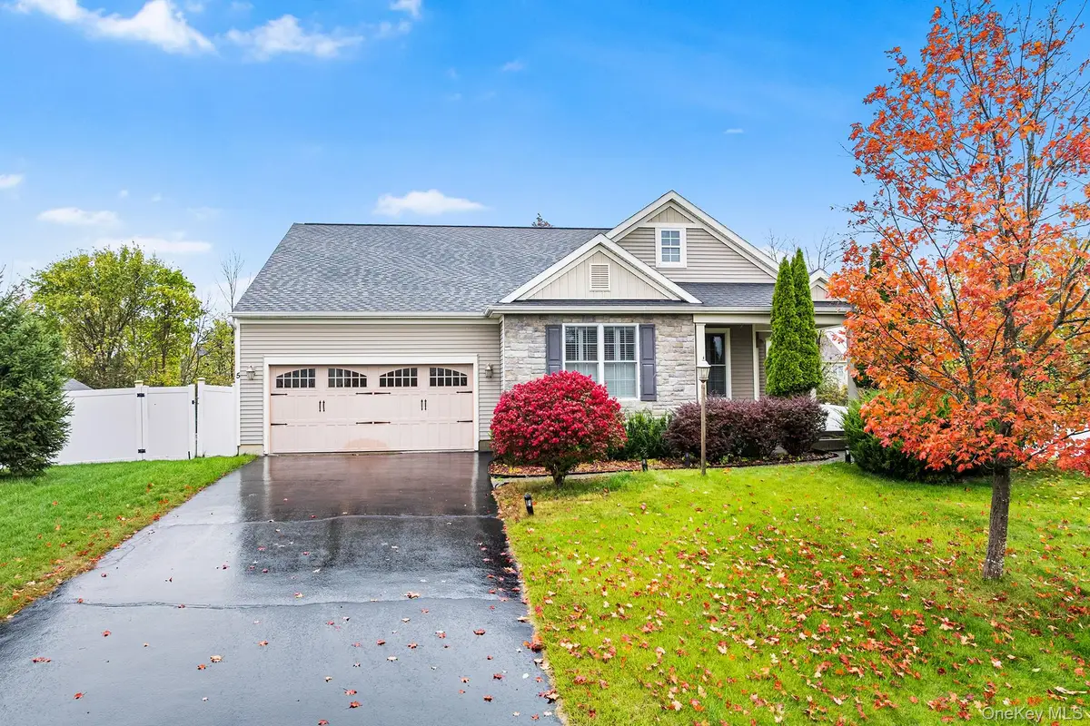 5 Matthews Court, Colonie Town, NY 12047 - Image #1