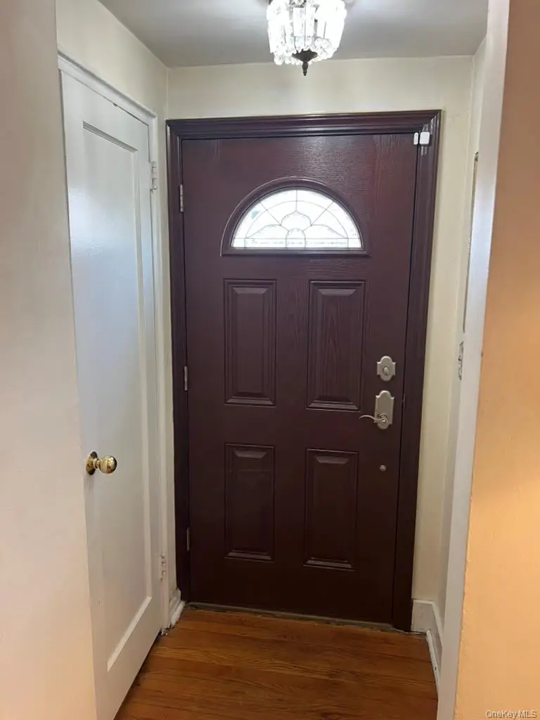 21 Oceanview Avenue, Valley Stream, NY 11581 - #2