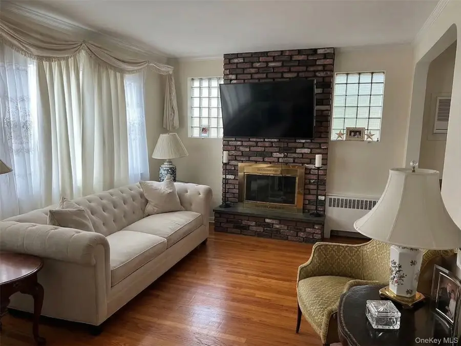 21 Oceanview Avenue, Valley Stream, NY 11581 - #3