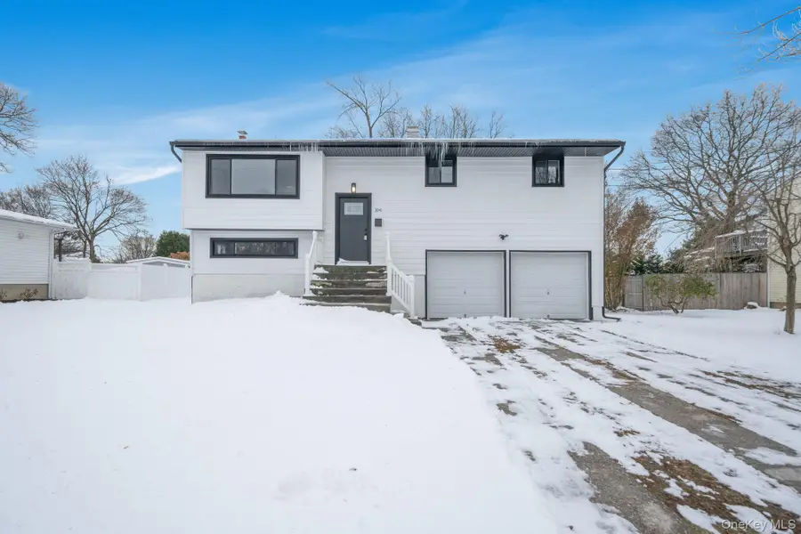 104 Harrisburg Street, Bay Shore, NY 11706 - Image #3