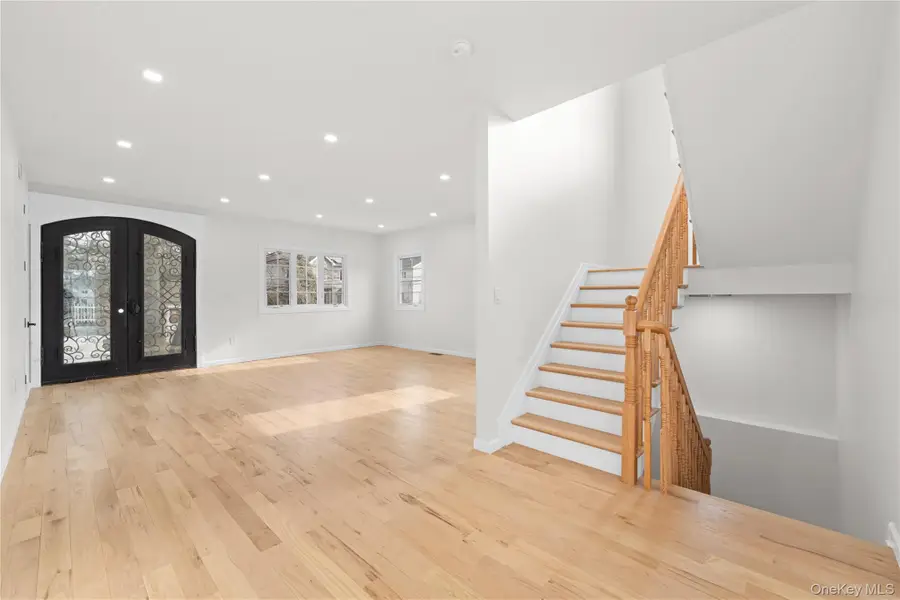 383 Franklin Avenue, Hewlett, NY 11557 - Image #2