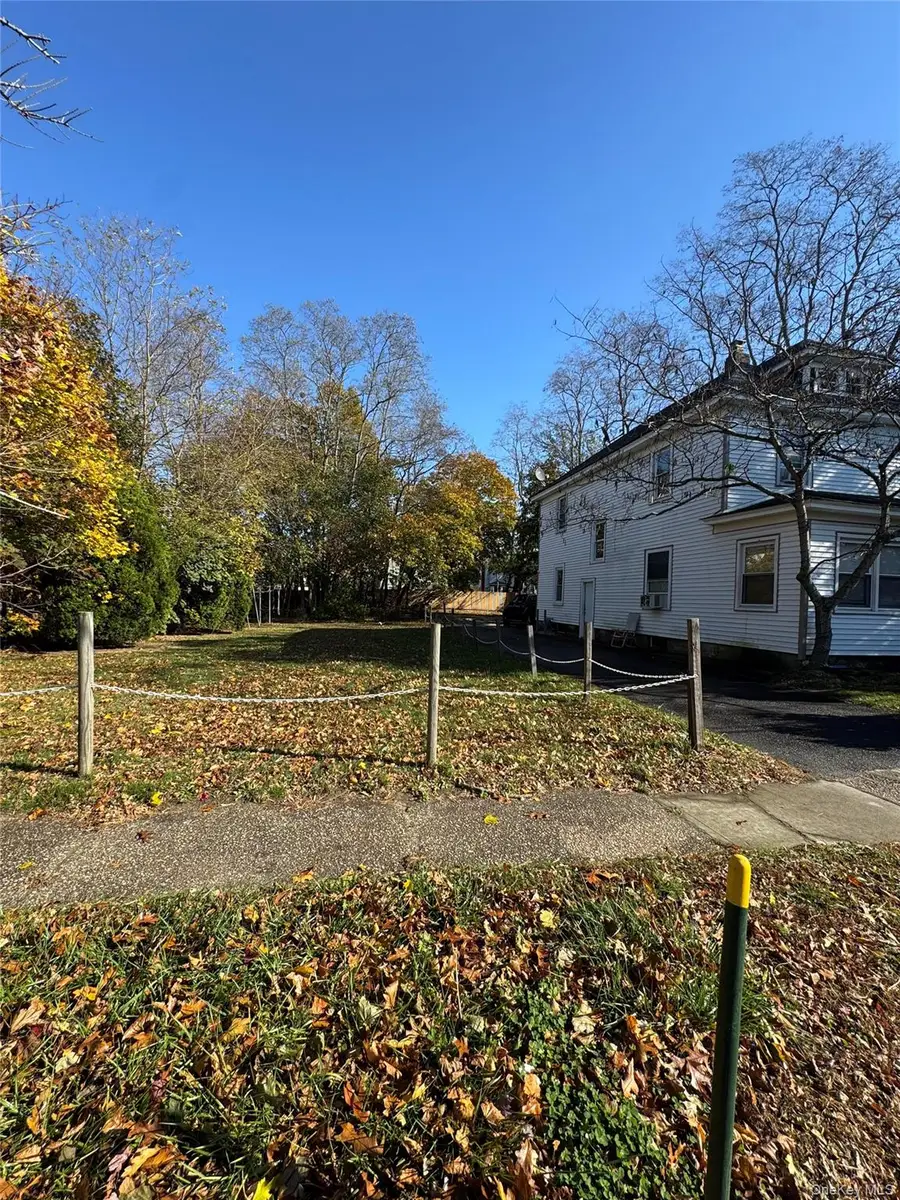 368 Sweezy Avenue, Riverhead, NY 11901 - Image #3