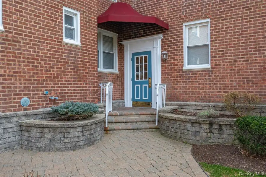 13 Bryant Crescent #2K, White Plains, NY 10604 - Image #3