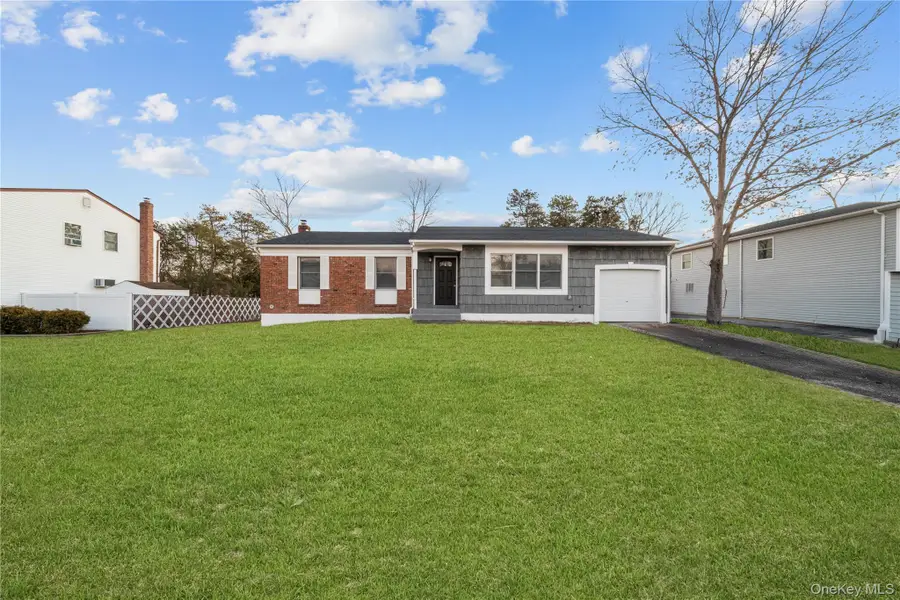 4 Julie Lane, Selden, NY 11784 - Image #2