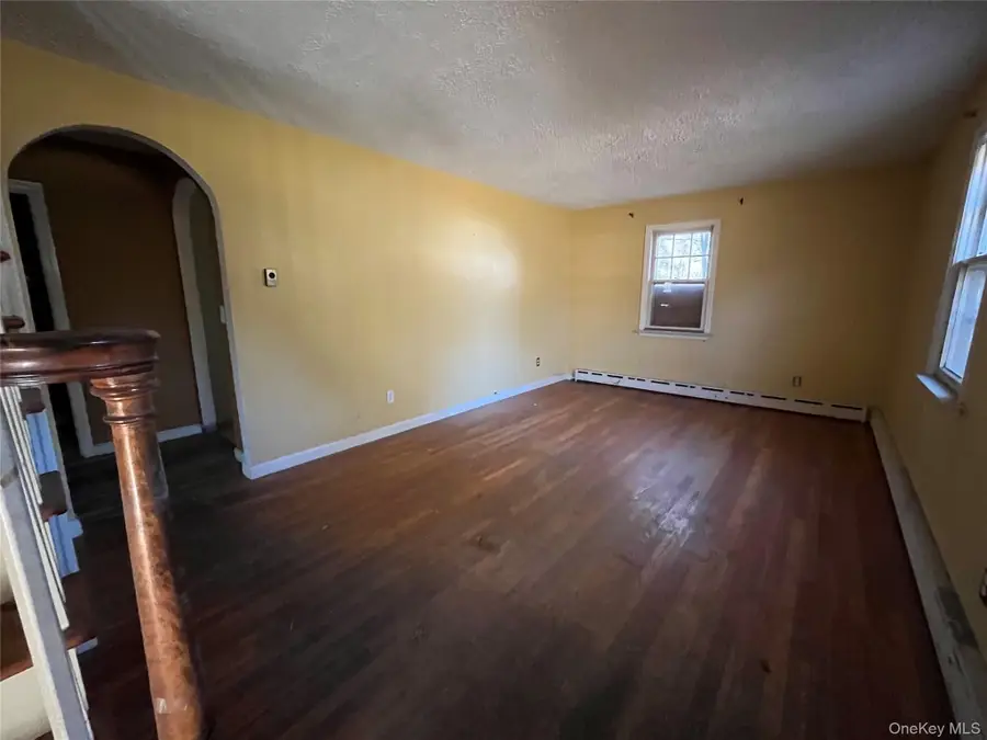 249 Revilo Avenue, Shirley, NY 11967 - Image #3